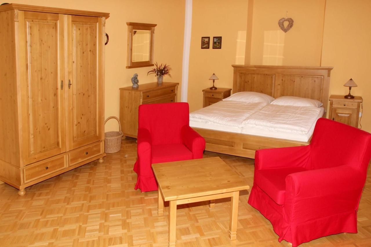 Zamek Liboun Hotel Louňovice pod Blaníkem Buitenkant foto