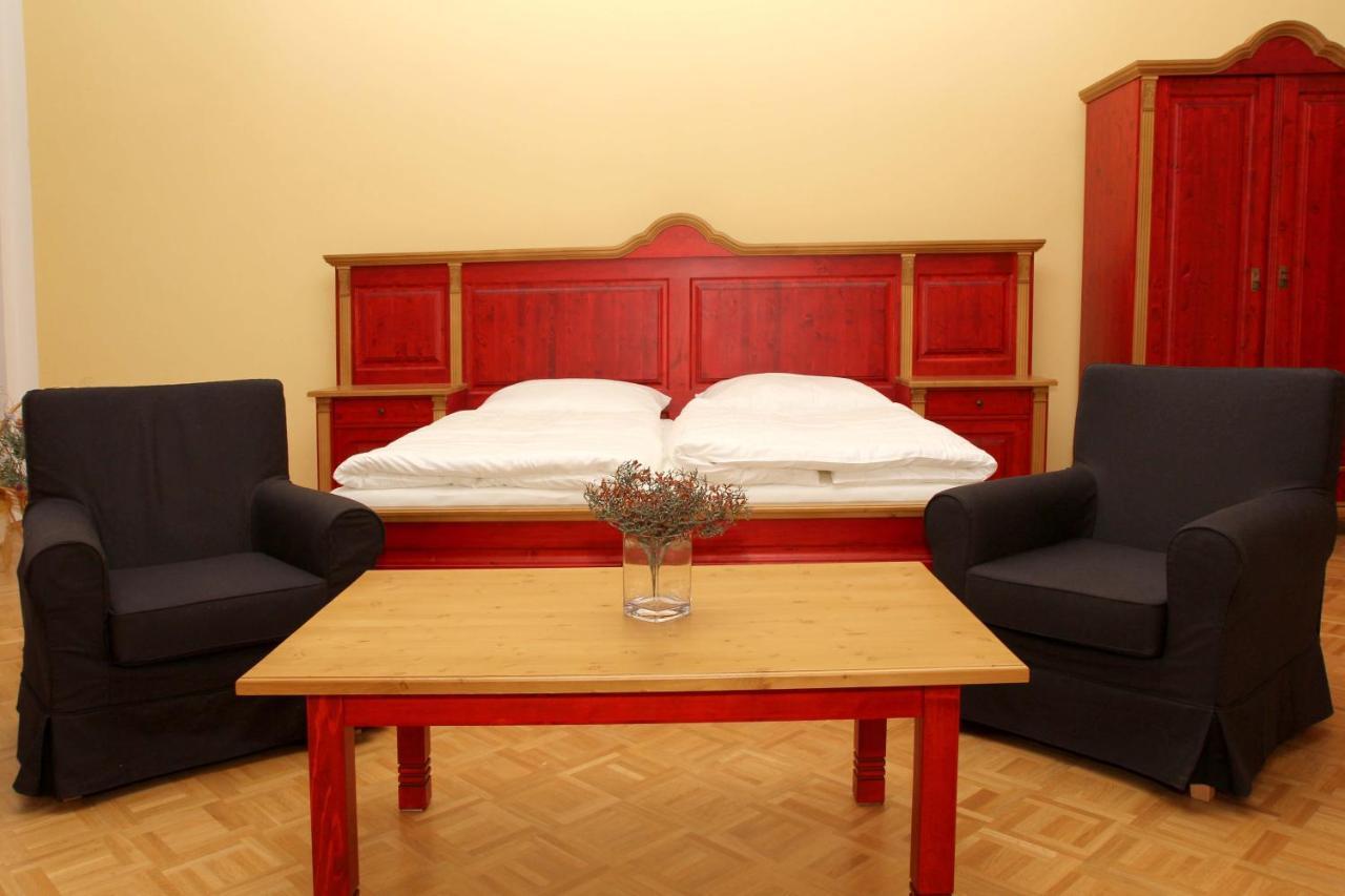 Zamek Liboun Hotel Louňovice pod Blaníkem Buitenkant foto