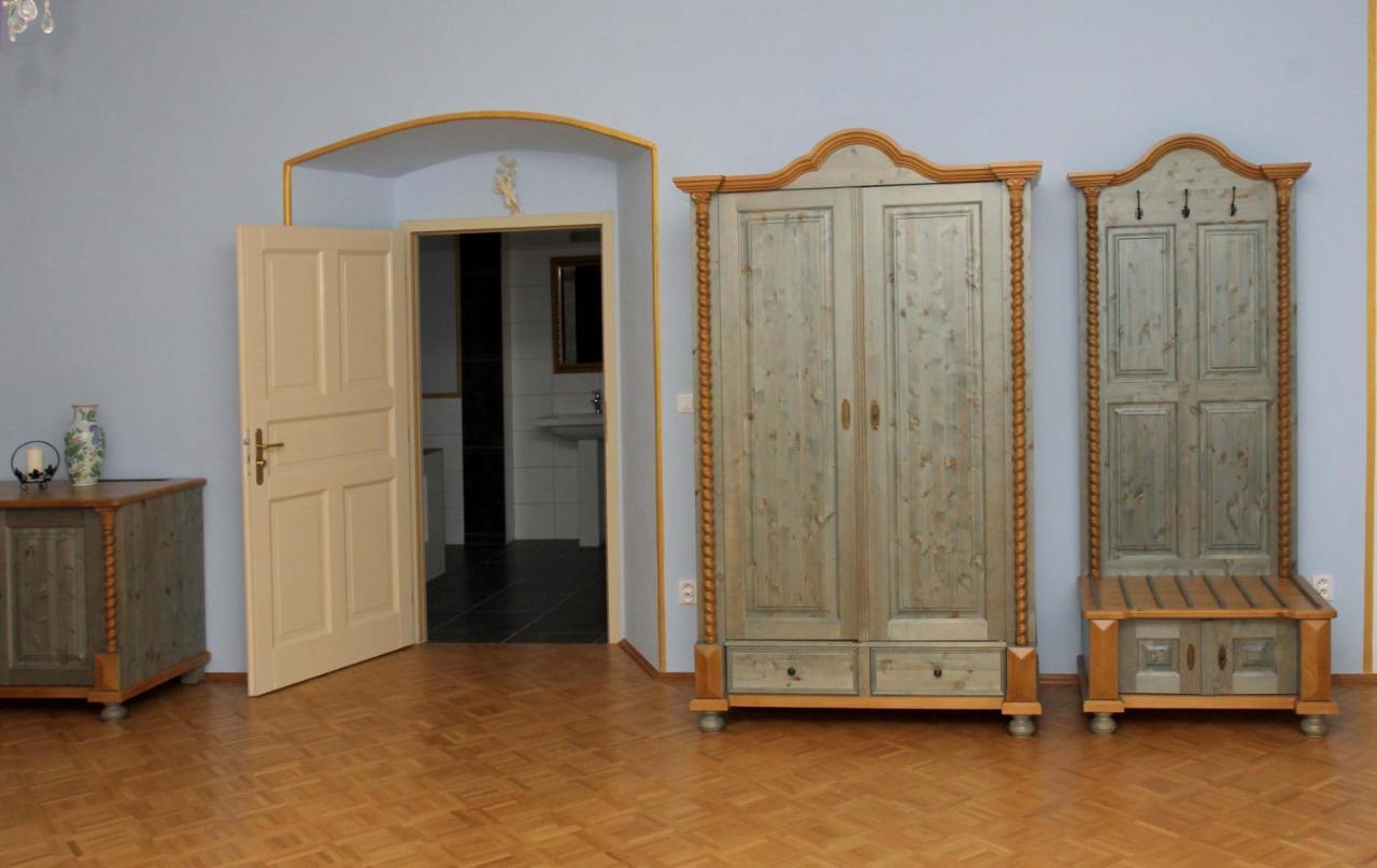 Zamek Liboun Hotel Louňovice pod Blaníkem Buitenkant foto