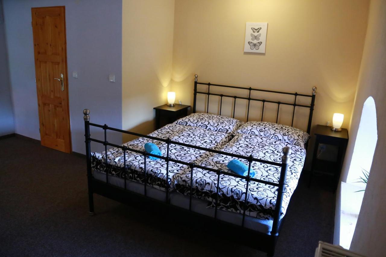 Zamek Liboun Hotel Louňovice pod Blaníkem Buitenkant foto