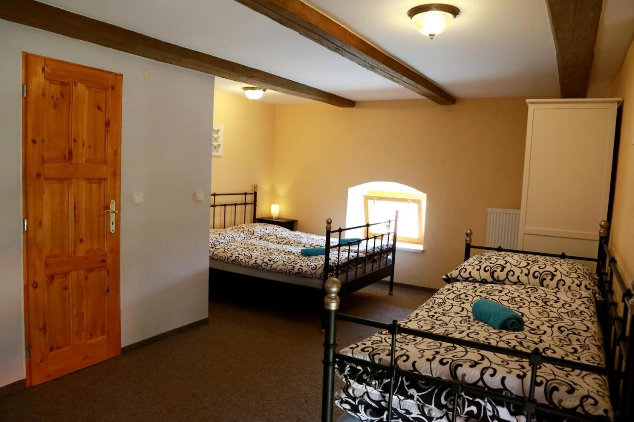 Zamek Liboun Hotel Louňovice pod Blaníkem Buitenkant foto
