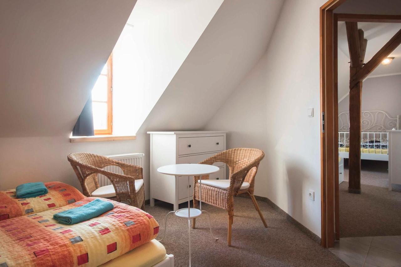 Zamek Liboun Hotel Louňovice pod Blaníkem Buitenkant foto