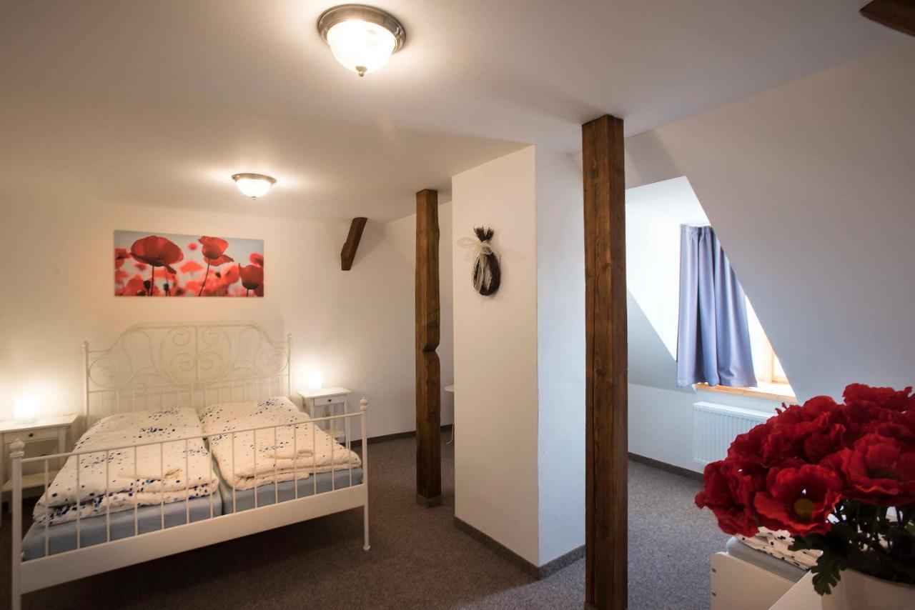 Zamek Liboun Hotel Louňovice pod Blaníkem Buitenkant foto