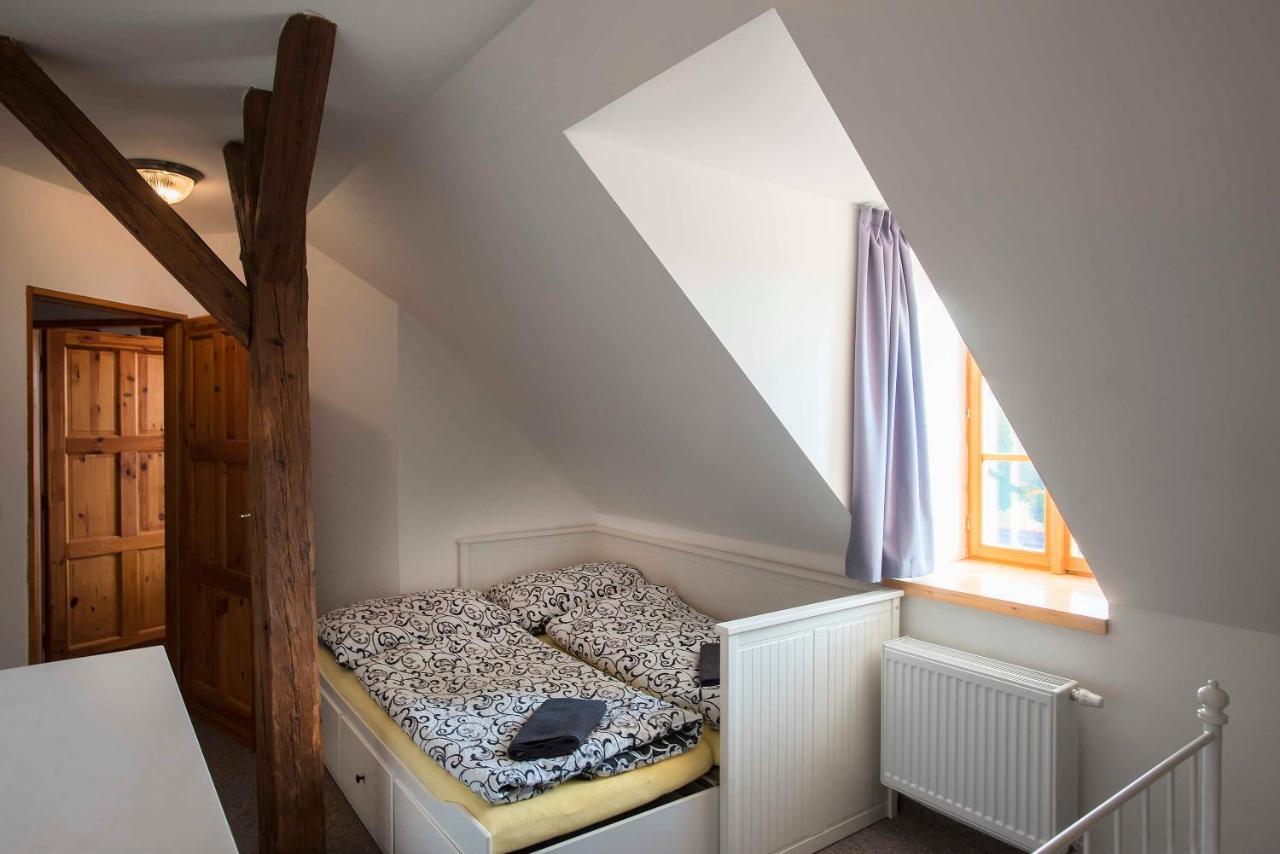 Zamek Liboun Hotel Louňovice pod Blaníkem Buitenkant foto
