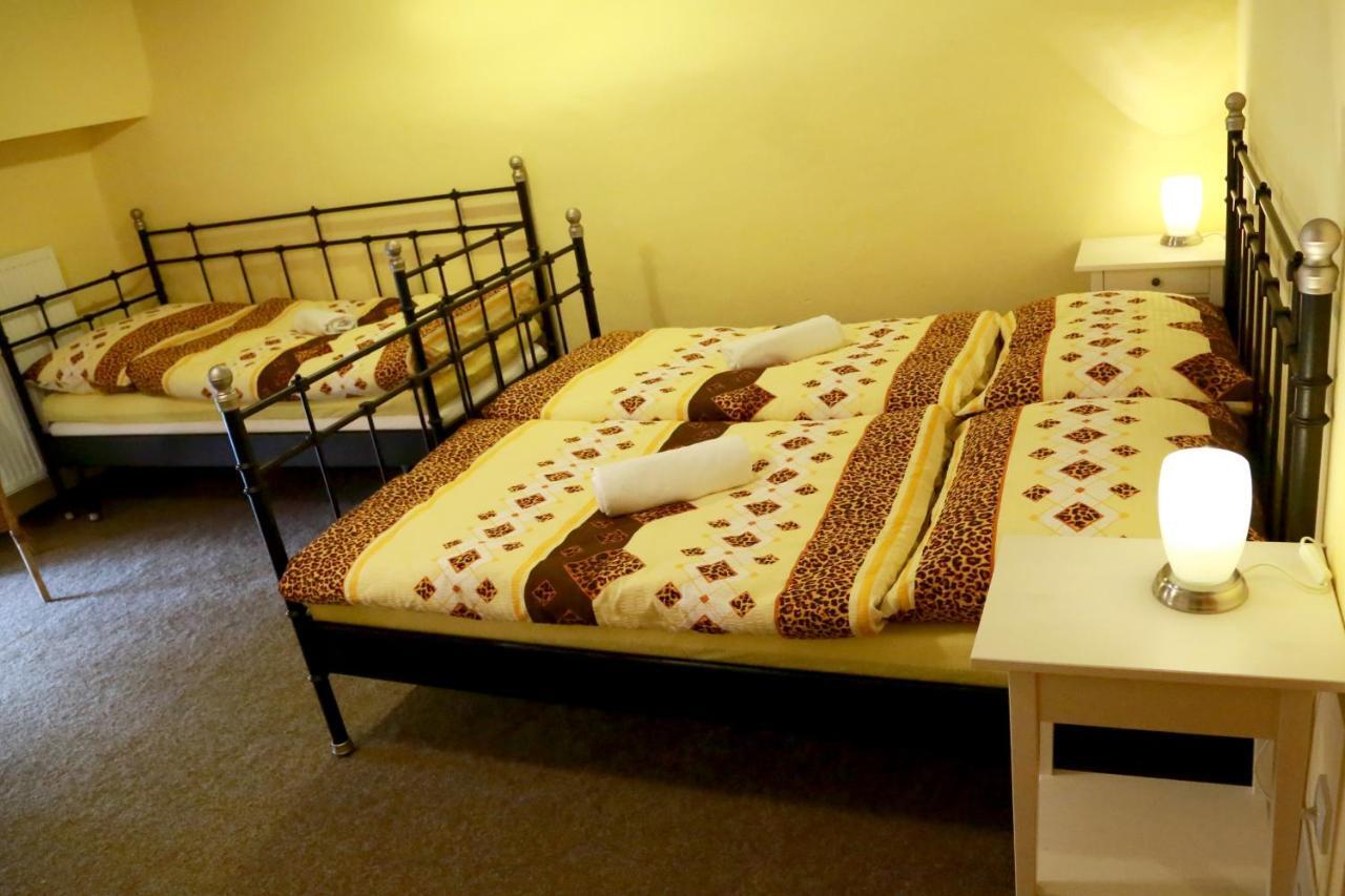 Zamek Liboun Hotel Louňovice pod Blaníkem Buitenkant foto