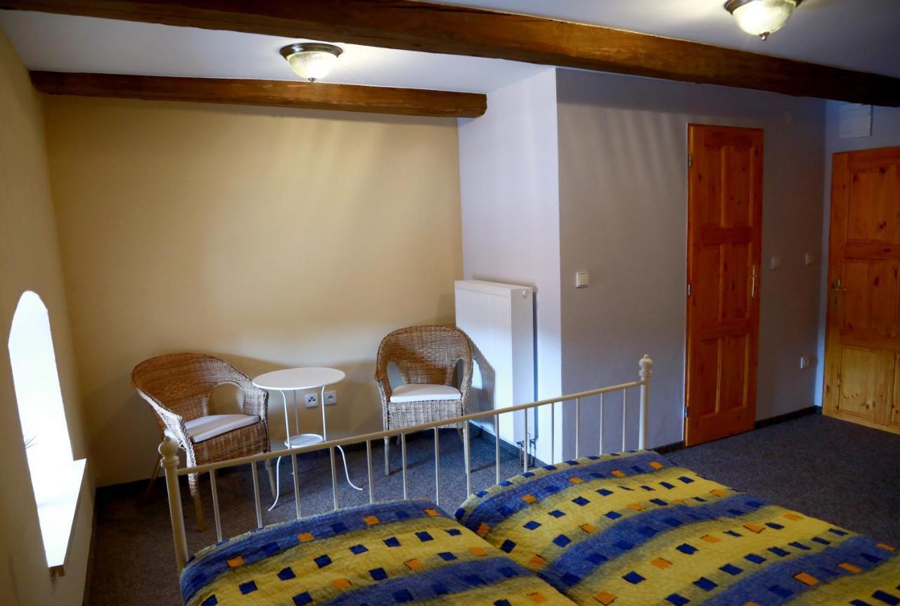 Zamek Liboun Hotel Louňovice pod Blaníkem Buitenkant foto